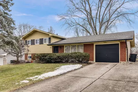 21 W230 Briarcliff Rd, Lombard, IL 60148