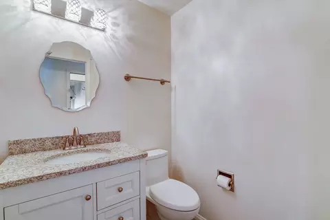 Bath - 401 Old Oak Cir, Algonquin, IL 60102 photo 1 of 5
