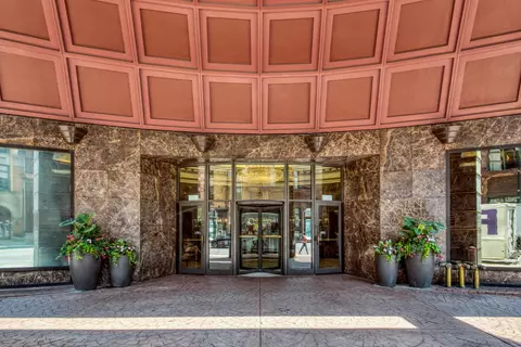 10 E Ontario St #2906, Chicago, IL 60611