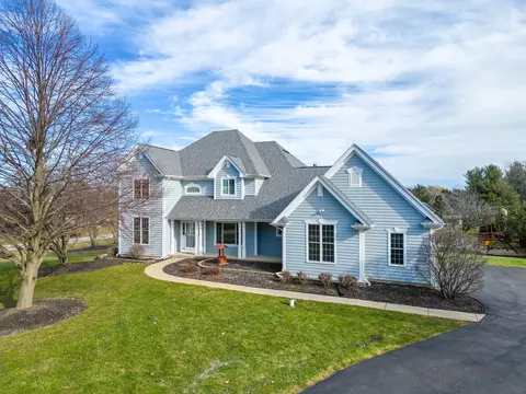 7 N095 Ridge Line Rd, Saint Charles, IL 60175