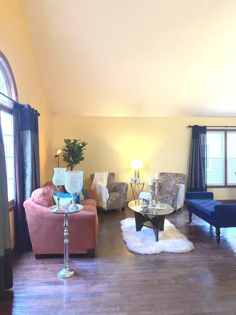 Living - 1805 Brighton Ln, Plainfield, IL 60585 photo 4 of 11