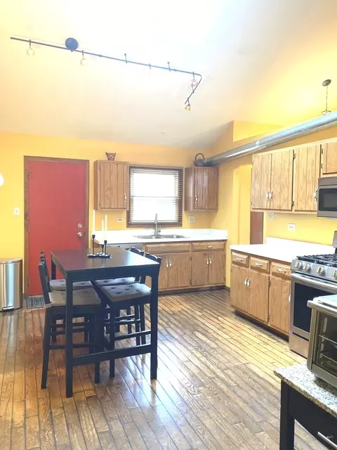 Kitchen - 1805 Brighton Ln, Plainfield, IL 60585 photo 3 of 5