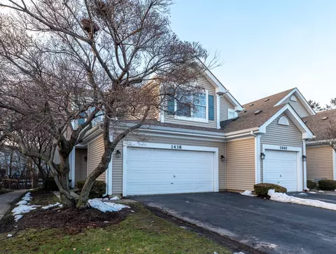 1438 Walnut Hill Ave, Saint Charles, IL 60174