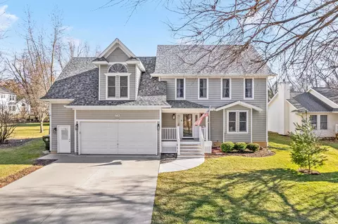776 Debbie Ln, Lake Holiday, IL 60548