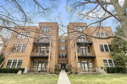 821 Foster St #2S, Evanston, IL 60201