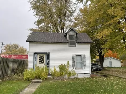 302 E Henry St, Atkinson, IL 61235