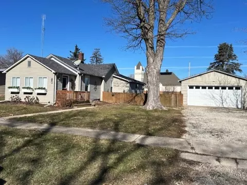 206 E Main St, Granville, IL 61326