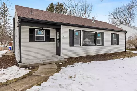 2604 Pelham Rd, Rockford, IL 61107