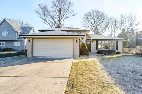 10255 Charles Ave, Palos Hills, IL 60465