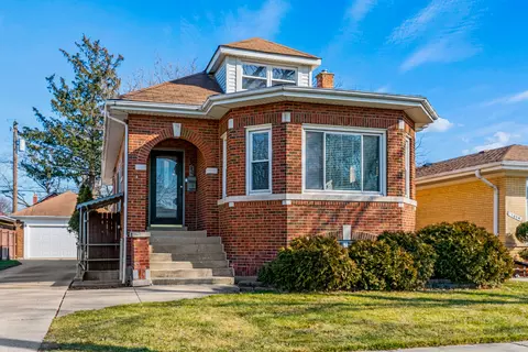 1435 Suffolk Ave, Westchester, IL 60154
