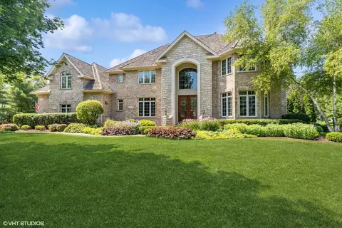 5741 Churchill Ln, Libertyville, IL 60048