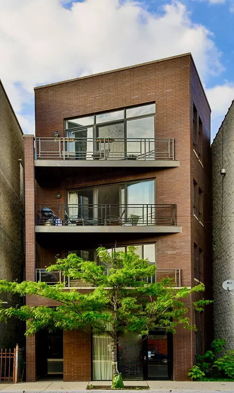 2220 W North Ave #2, Chicago, IL 60647