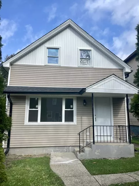 818 13th St, North Chicago, IL 60064