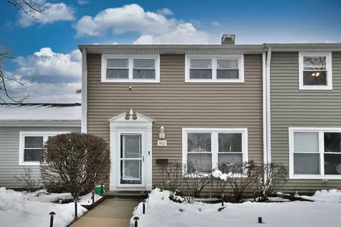 802 Mansfield Ct, Schaumburg, IL 60194