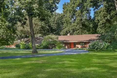 2 S846 Hickory Ln, Batavia, IL 60510