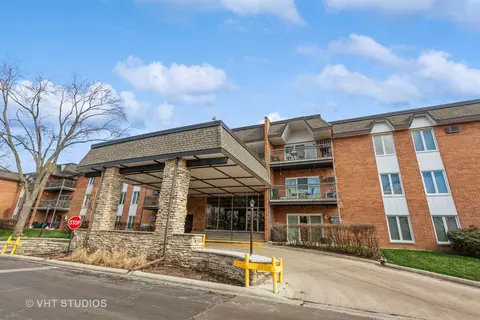 4250 Saratoga Ave #L303, Downers Grove, IL 60515