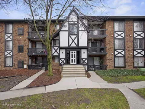 13628 Royal Ct #806, Crestwood, IL 60418