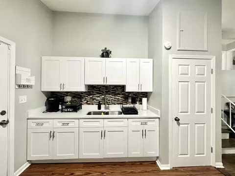 3420 Roesner Dr, Markham, IL 60428 photo 2
