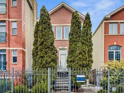 1526 W Ohio St, Chicago, IL 60642