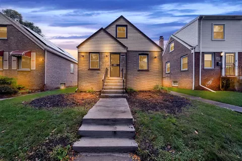 9133 S Paxton Ave, Chicago, IL 60617