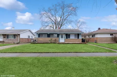 17206 Henry St, Lansing, IL 60438