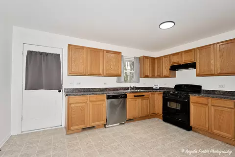 1417 Beach Rd, Mchenry, IL 60050 photo 8