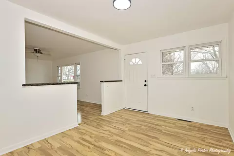 1417 Beach Rd, Mchenry, IL 60050 photo 2