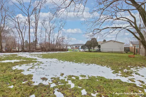 1417 Beach Rd, Mchenry, IL 60050 photo 24