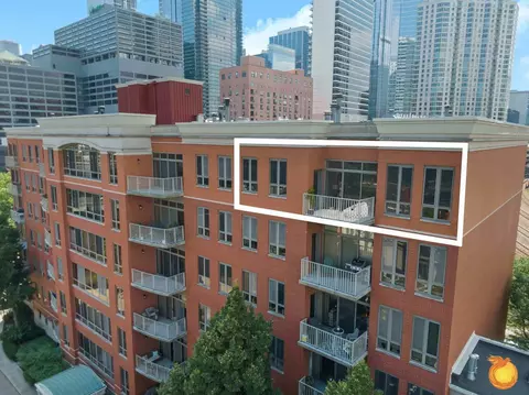 400 N Clinton St #708, Chicago, IL 60654