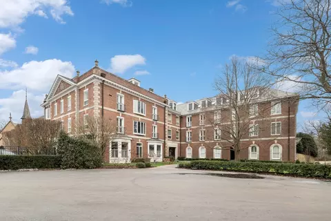 535 Mayflower Rd #D, Lake Forest, IL 60045