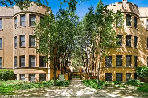 713 Mulford St #3B, Evanston, IL 60202