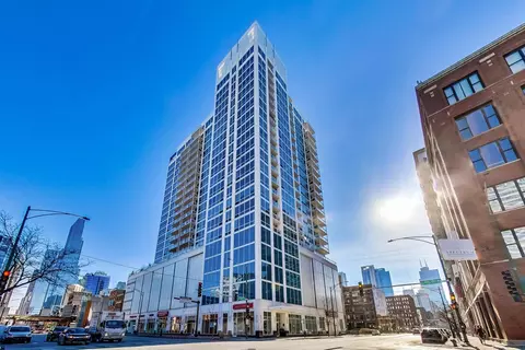757 N Orleans St #1212, Chicago, IL 60654