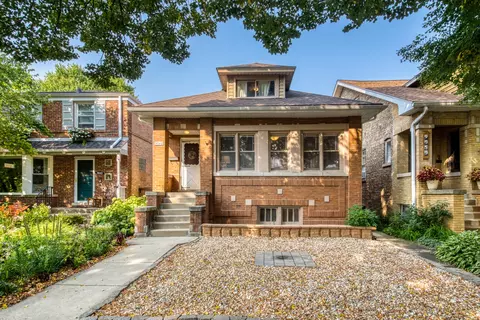 9048 Ewing Ave, Evanston, IL 60203