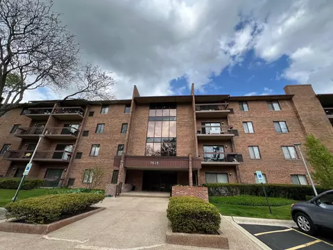 7515 Nantucket Dr #308, Darien, IL 60561