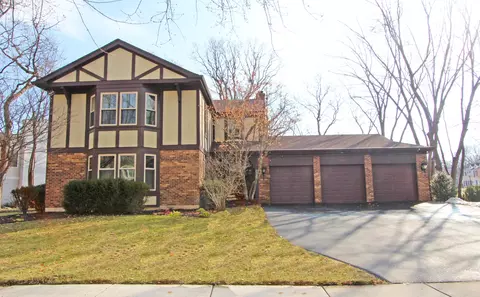 223 Alpine Dr, Lake Zurich, IL 60047
