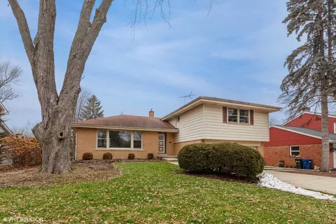 1330 S Main St, Wheaton, IL 60189