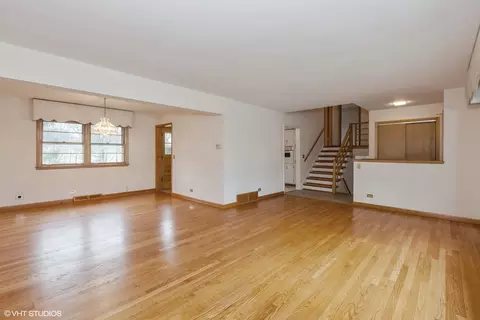1330 S Main St, Wheaton, IL 60189 photo 4