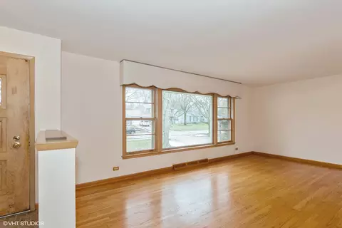 1330 S Main St, Wheaton, IL 60189 photo 3