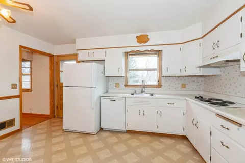 1330 S Main St, Wheaton, IL 60189 photo 7