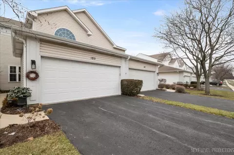 105 N Barton Trl, Batavia, IL 60510