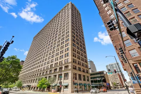 600 S Dearborn St #812, Chicago, IL 60605