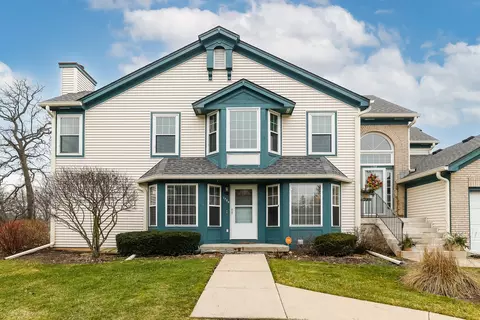 1764 Kresswood Dr #4C, West Chicago, IL 60185