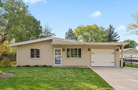 306 John St, North Aurora, IL 60542