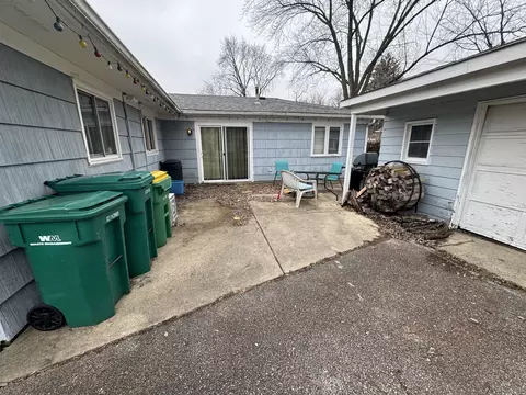 256 Renee Ter, Wheeling, IL 60090 photo 2