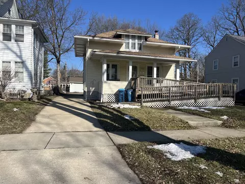 1021 Garfield Ave, Aurora, IL 60506
