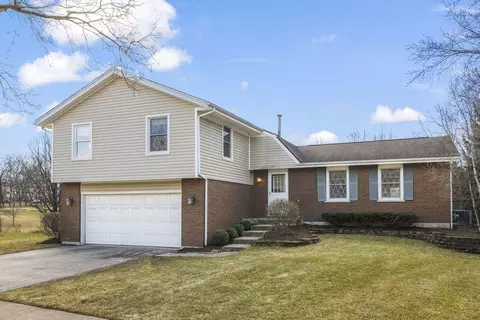 10 Hobson Ct, Woodridge, IL 60517