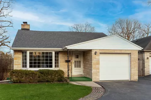 1539 Green Bay Rd, Highland Park, IL 60035