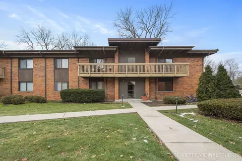 481 Duane Ter #A2, Glen Ellyn, IL 60137