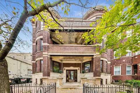 817 W George St #3W, Chicago, IL 60657