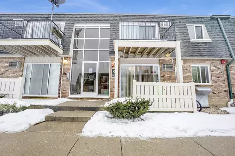 9954 84th Ter S #210, Palos Hills, IL 60465